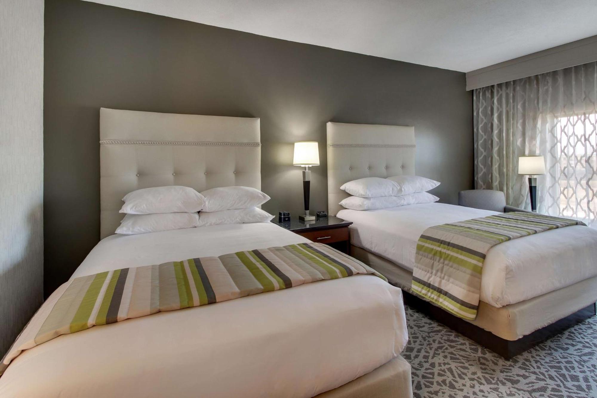 Drury Inn & Suites Cleveland Beachwood Exterior foto