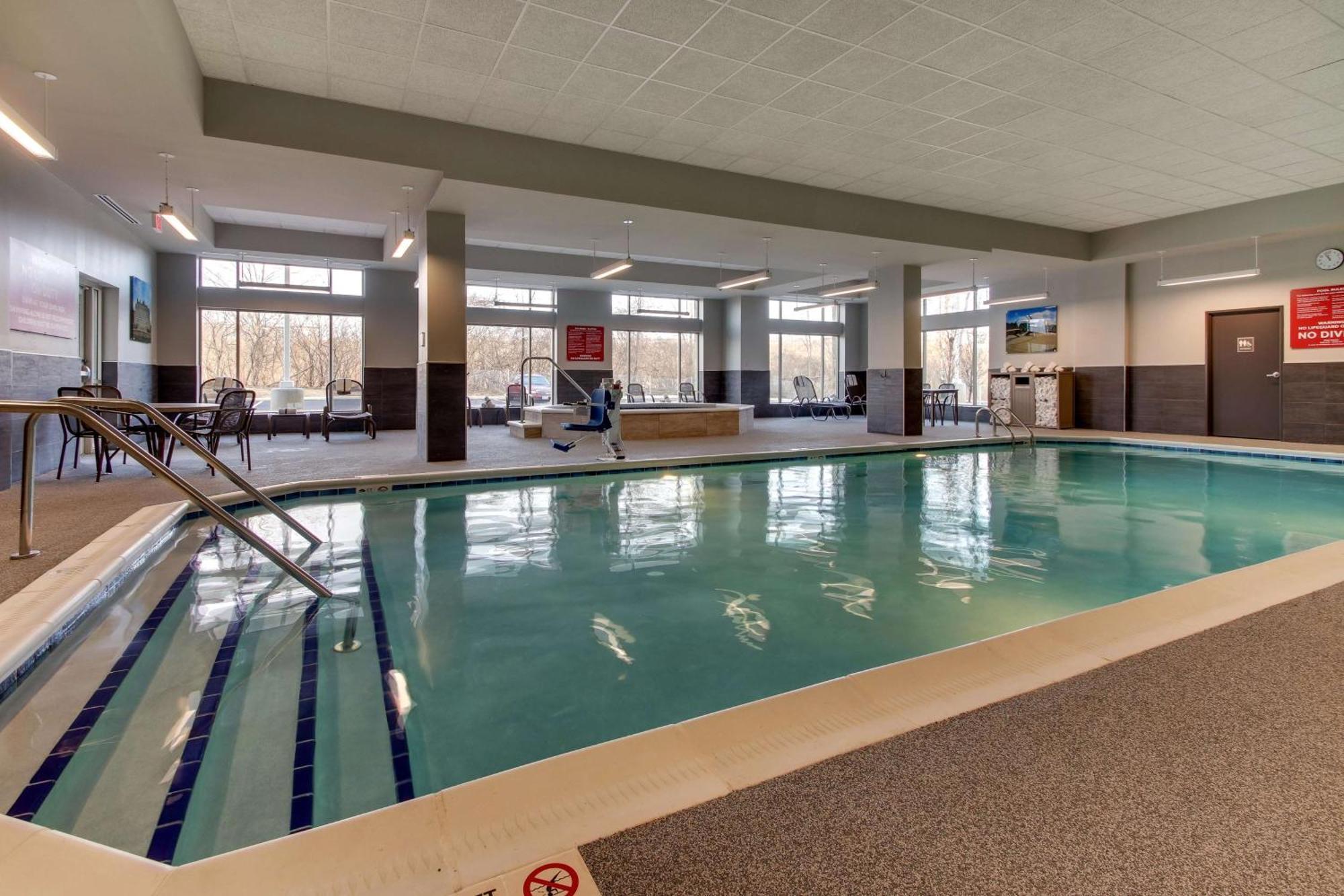 Drury Inn & Suites Cleveland Beachwood Exterior foto